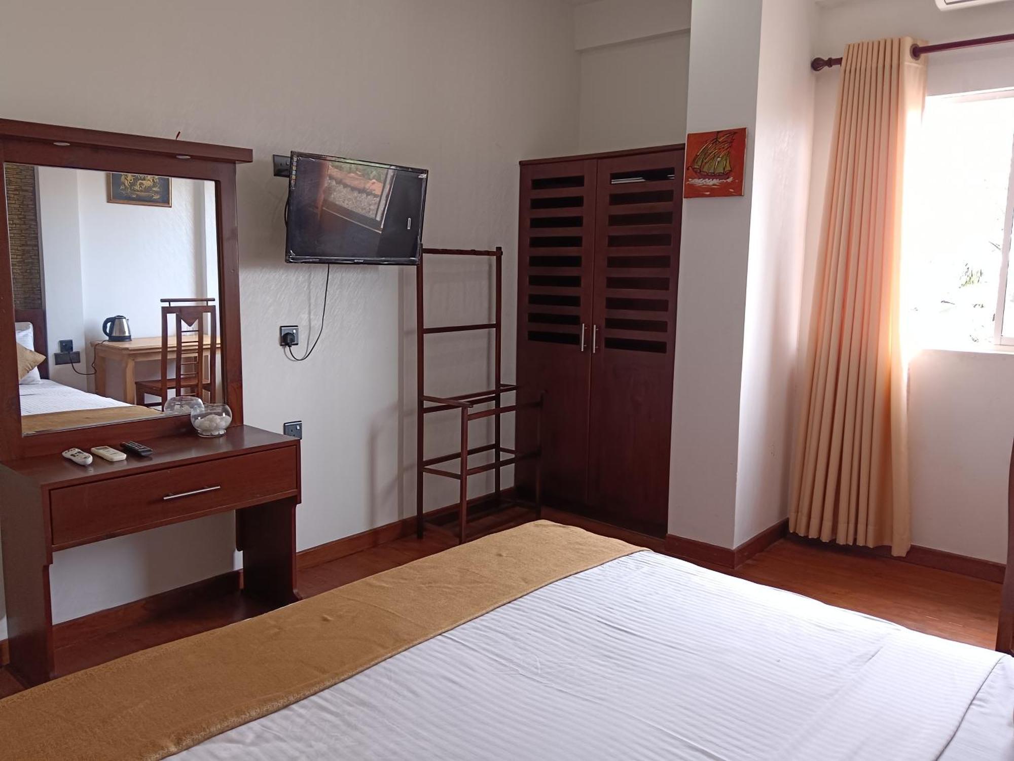 La Cozy Hotel & Restaurant Negombo Daluwekotuwa Exterior photo